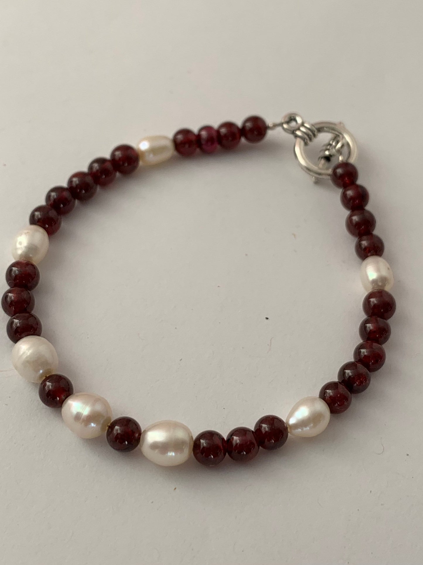 Garnet and pearl bracelet