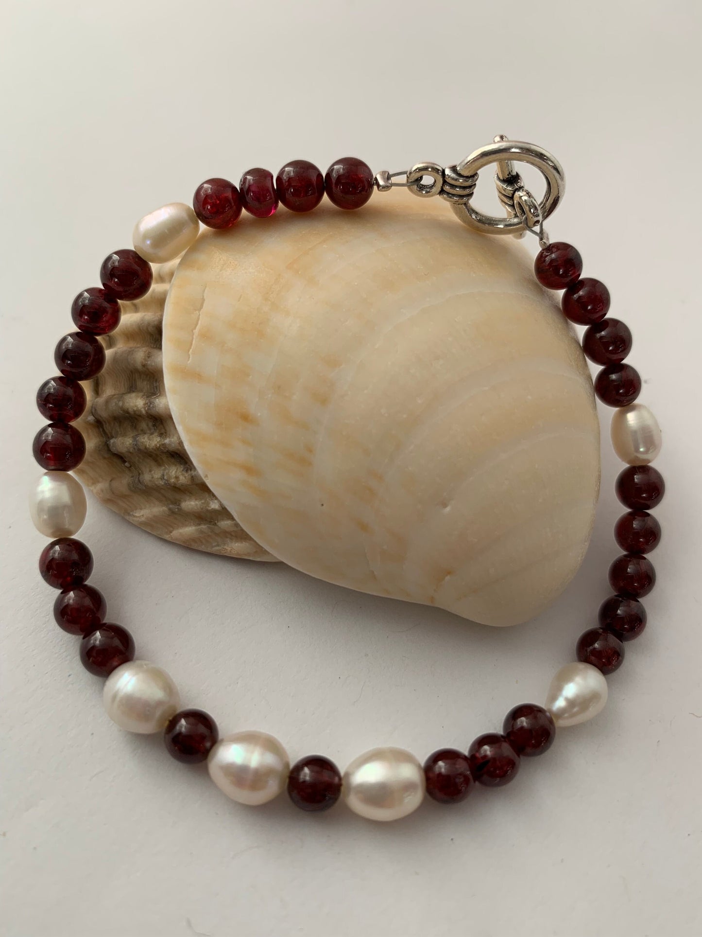 Garnet and pearl bracelet