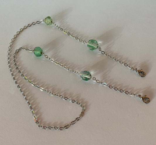 Eyeglass chain in silver with lampwork glass